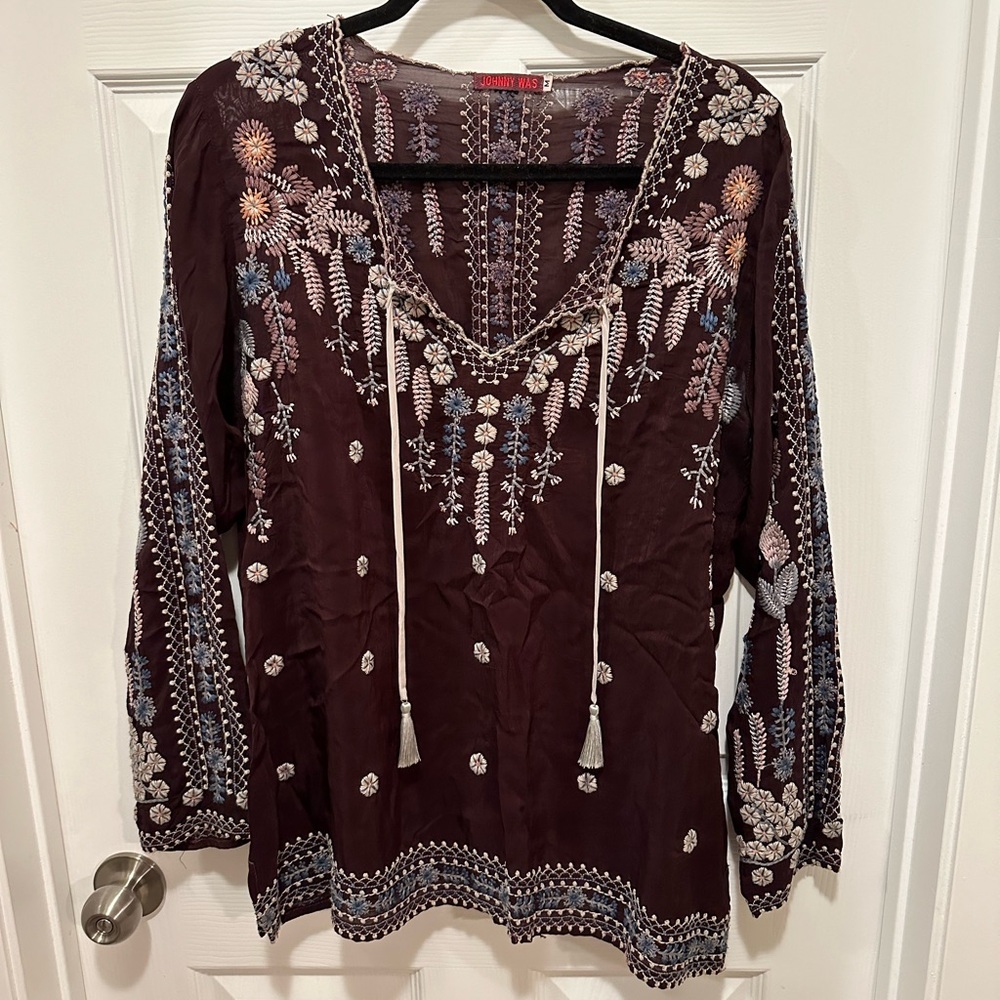 Johnny was Alora embroidered floral maroon tie front tunic top shirt size M.